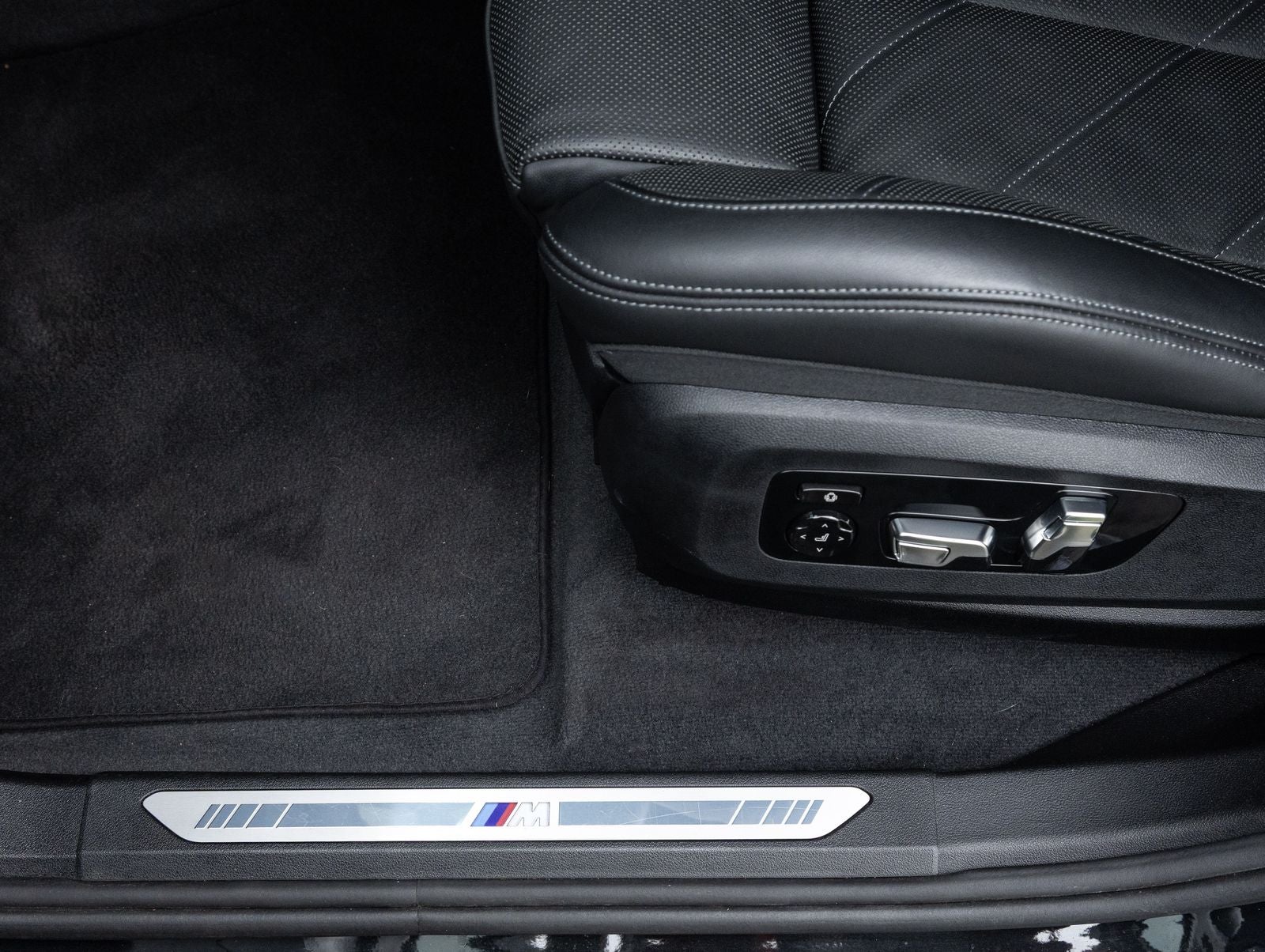 2025 BMW XM Label Red