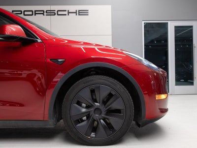2024 Tesla Model Y Base