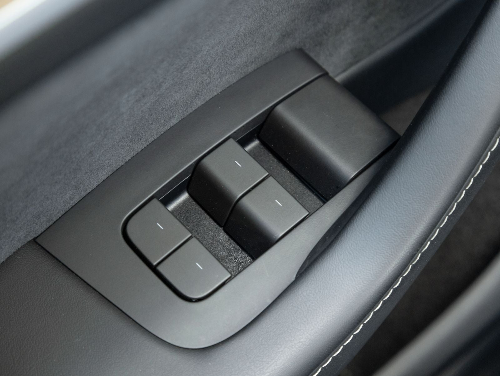 2024 Tesla Model Y Base