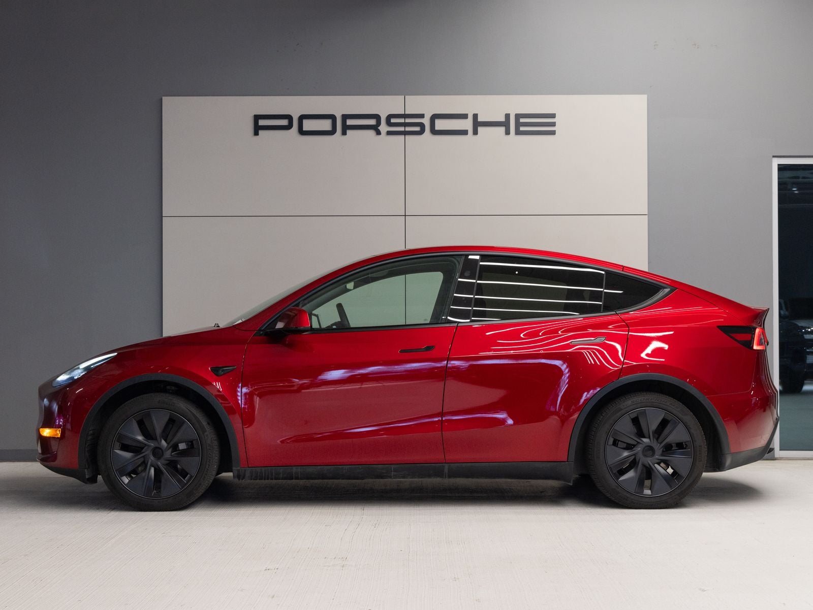 2024 Tesla Model Y Base