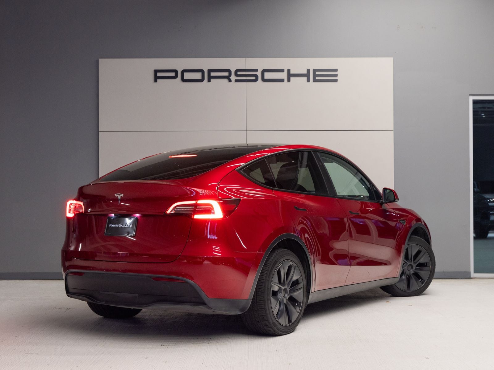 2024 Tesla Model Y Base