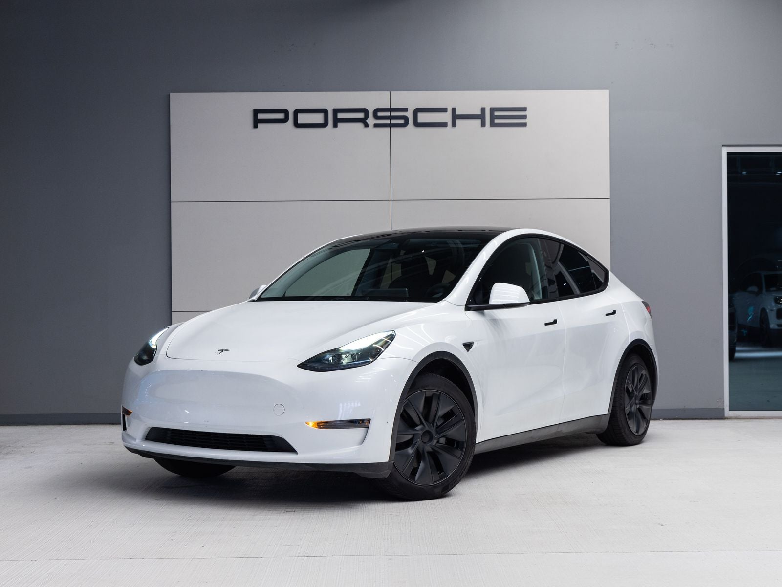 2024 Tesla Model Y Base