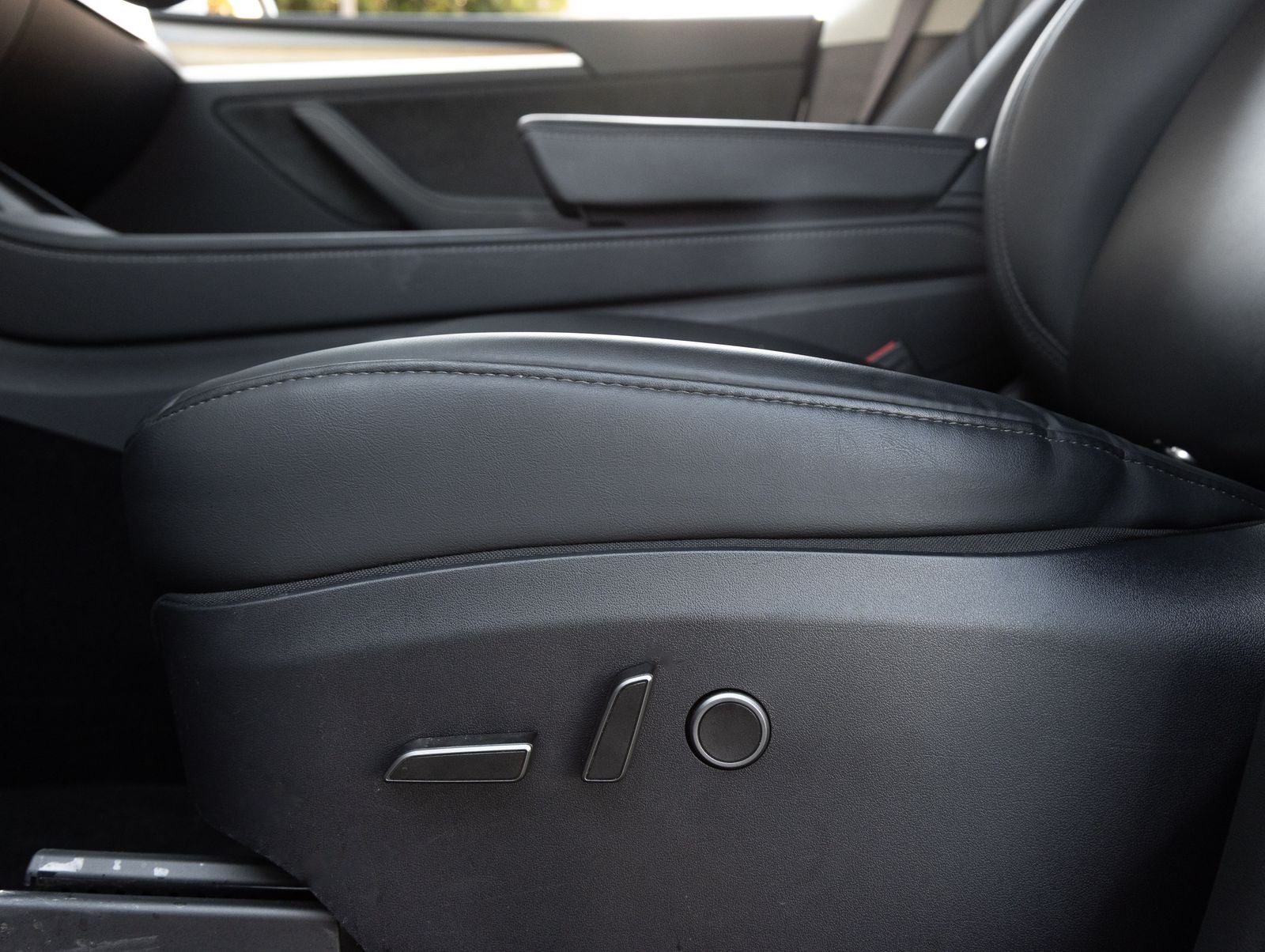 2024 Tesla Model Y Base