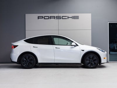 2024 Tesla Model Y Base