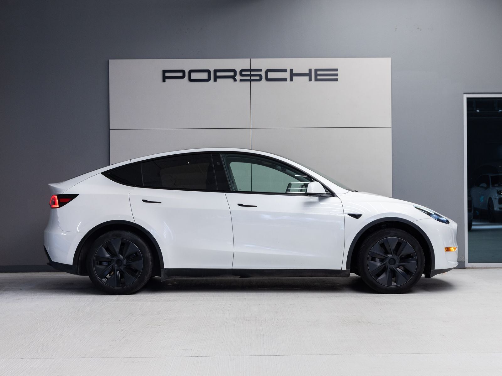 2024 Tesla Model Y Base