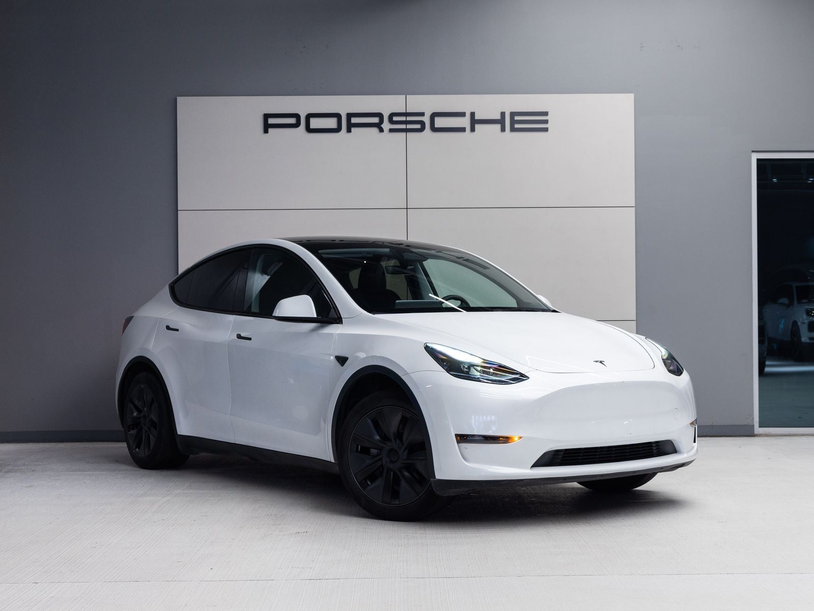 2024 Tesla Model Y Base