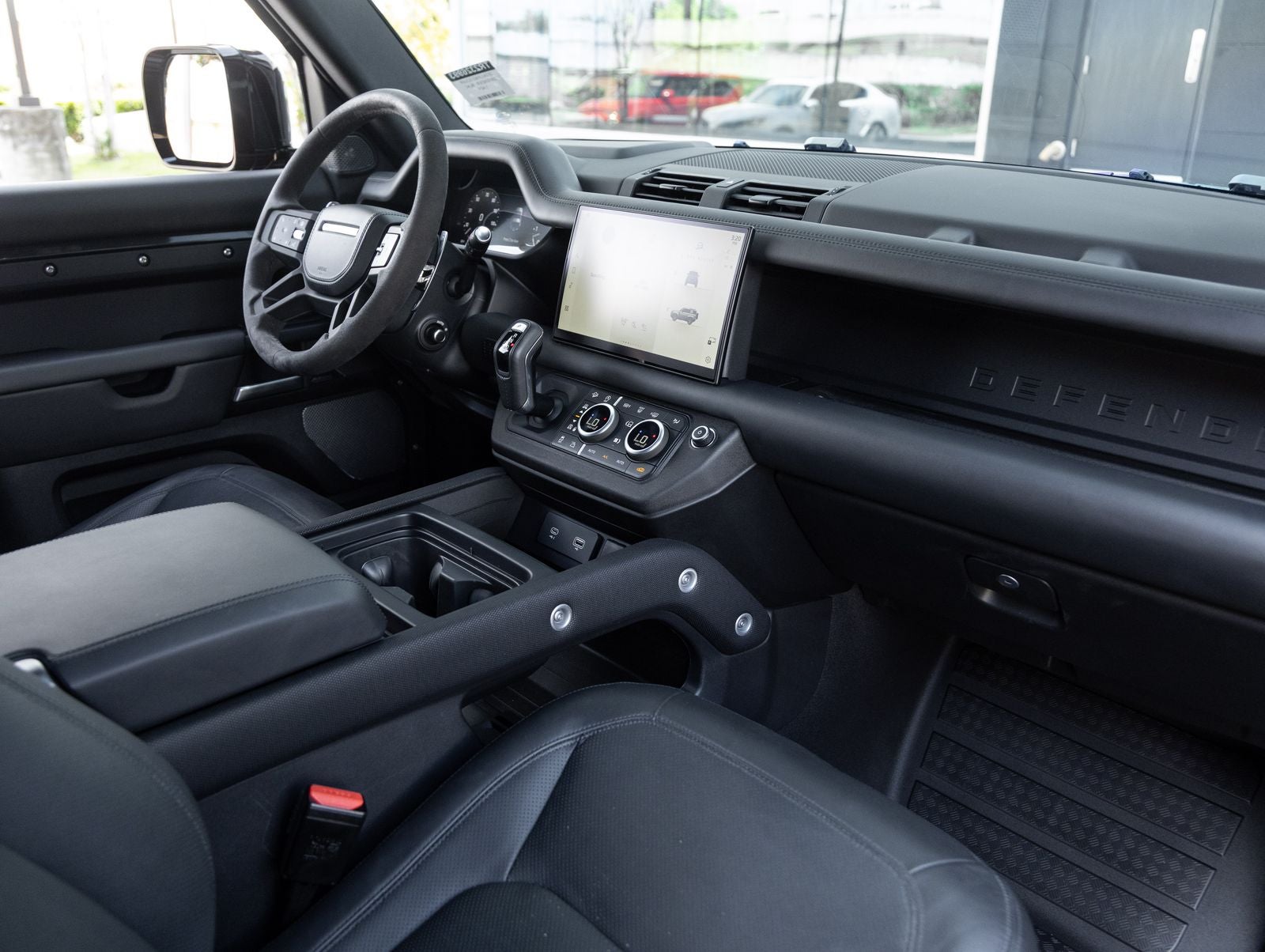 2024 Land Rover Defender 90 Carpathian Edition