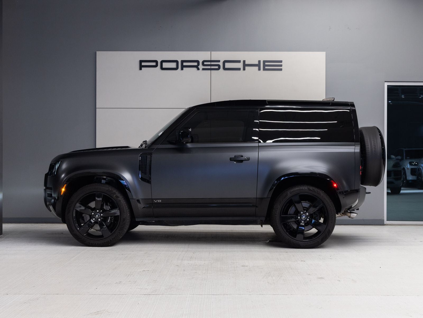 2024 Land Rover Defender 90 Carpathian Edition