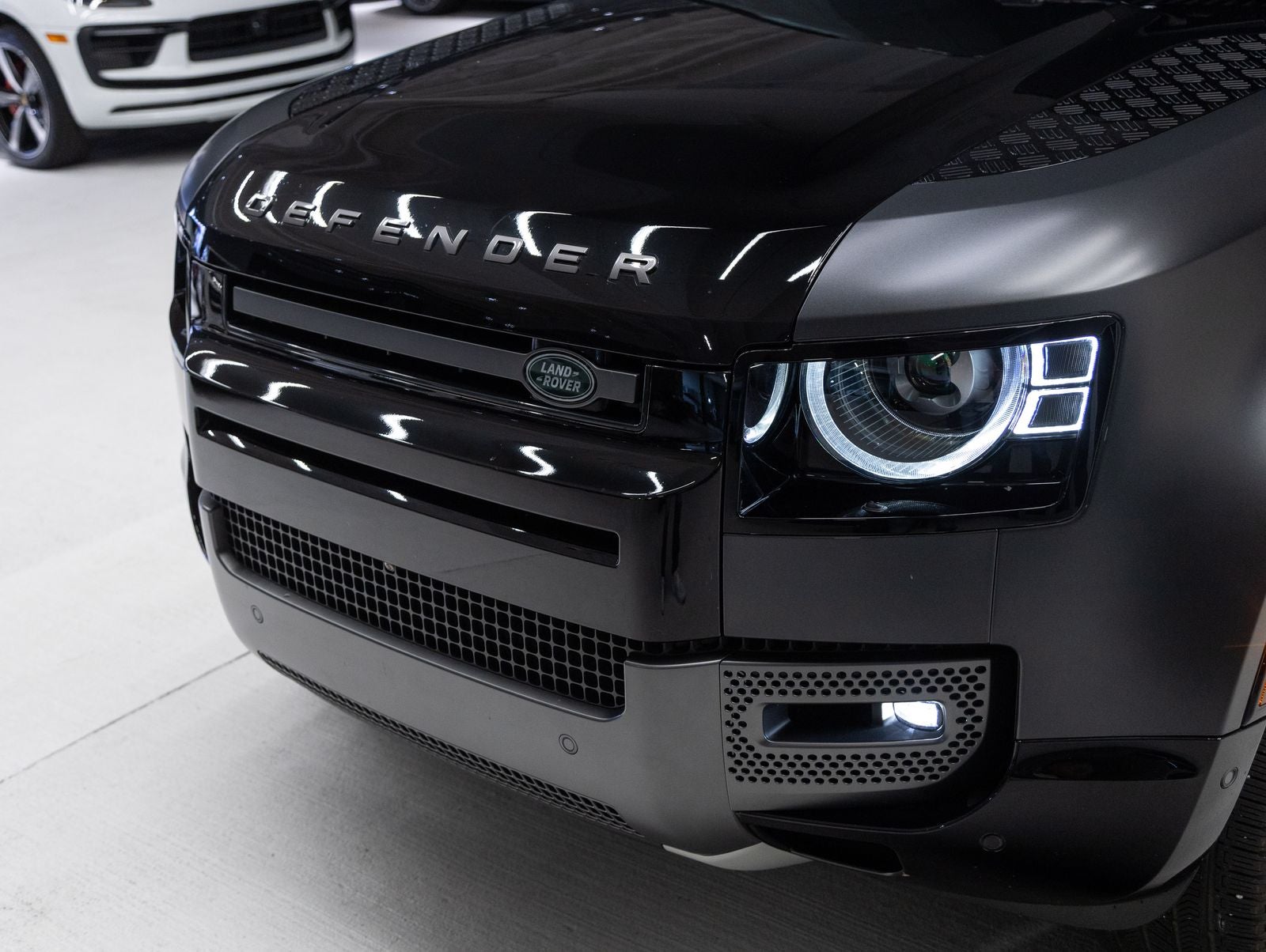 2024 Land Rover Defender 90 Carpathian Edition