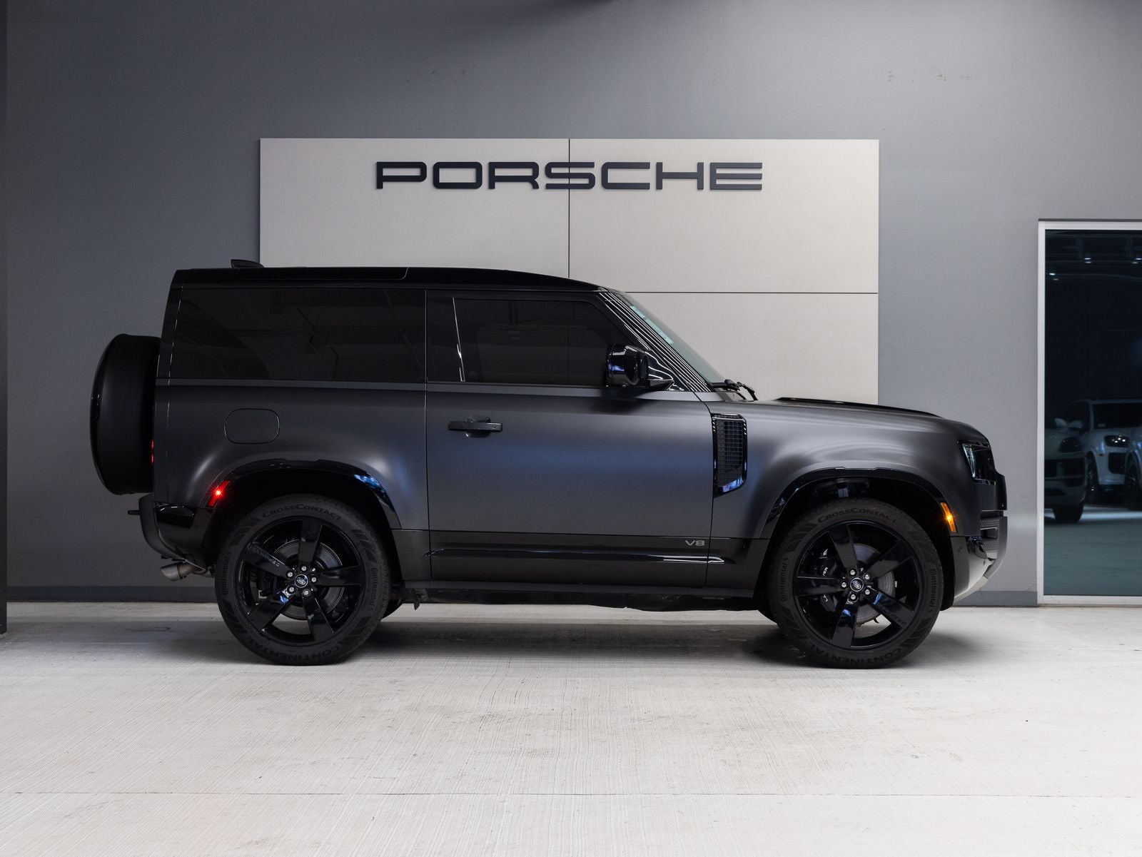 2024 Land Rover Defender 90 Carpathian Edition