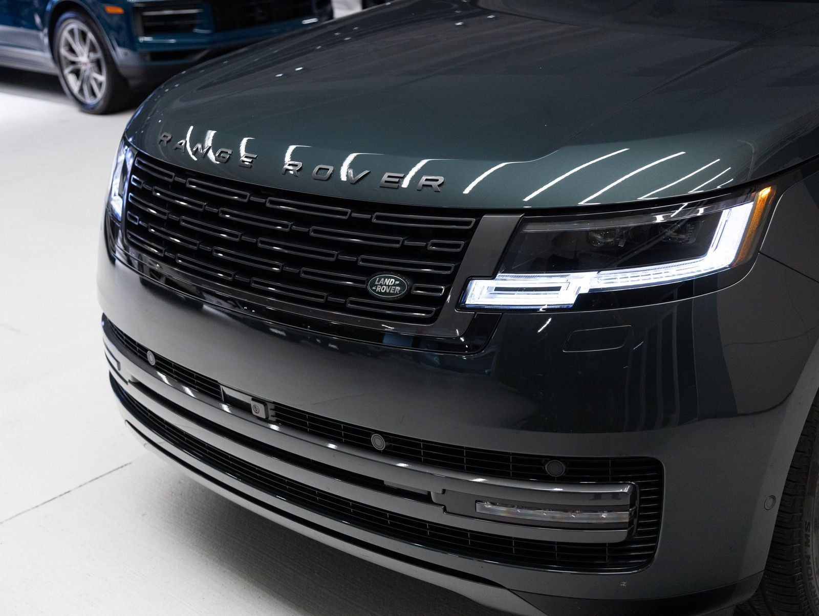 2025 Land Rover Range Rover SE