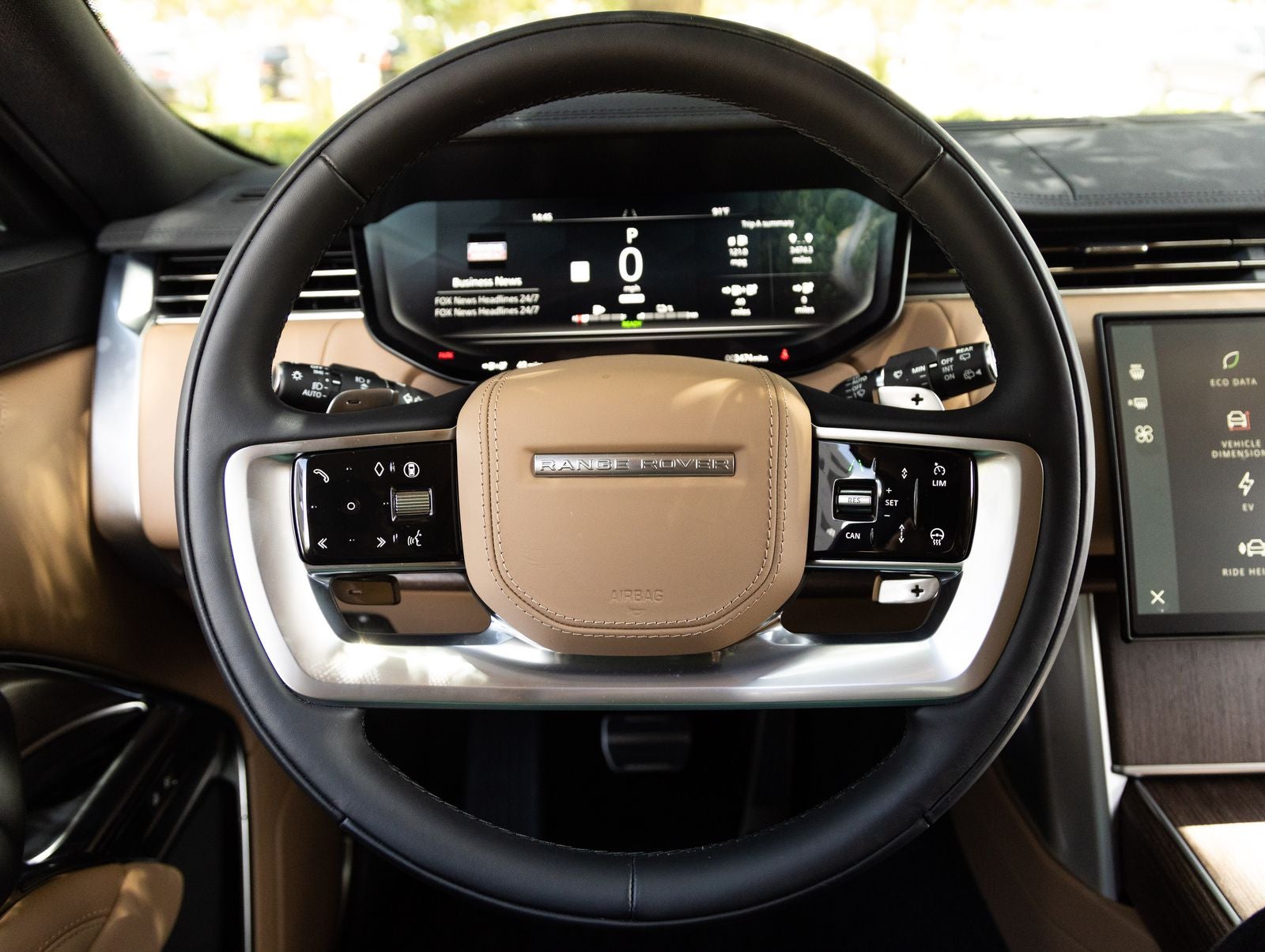 2026 Land Rover Range Rover Plug-In Hybrid SE