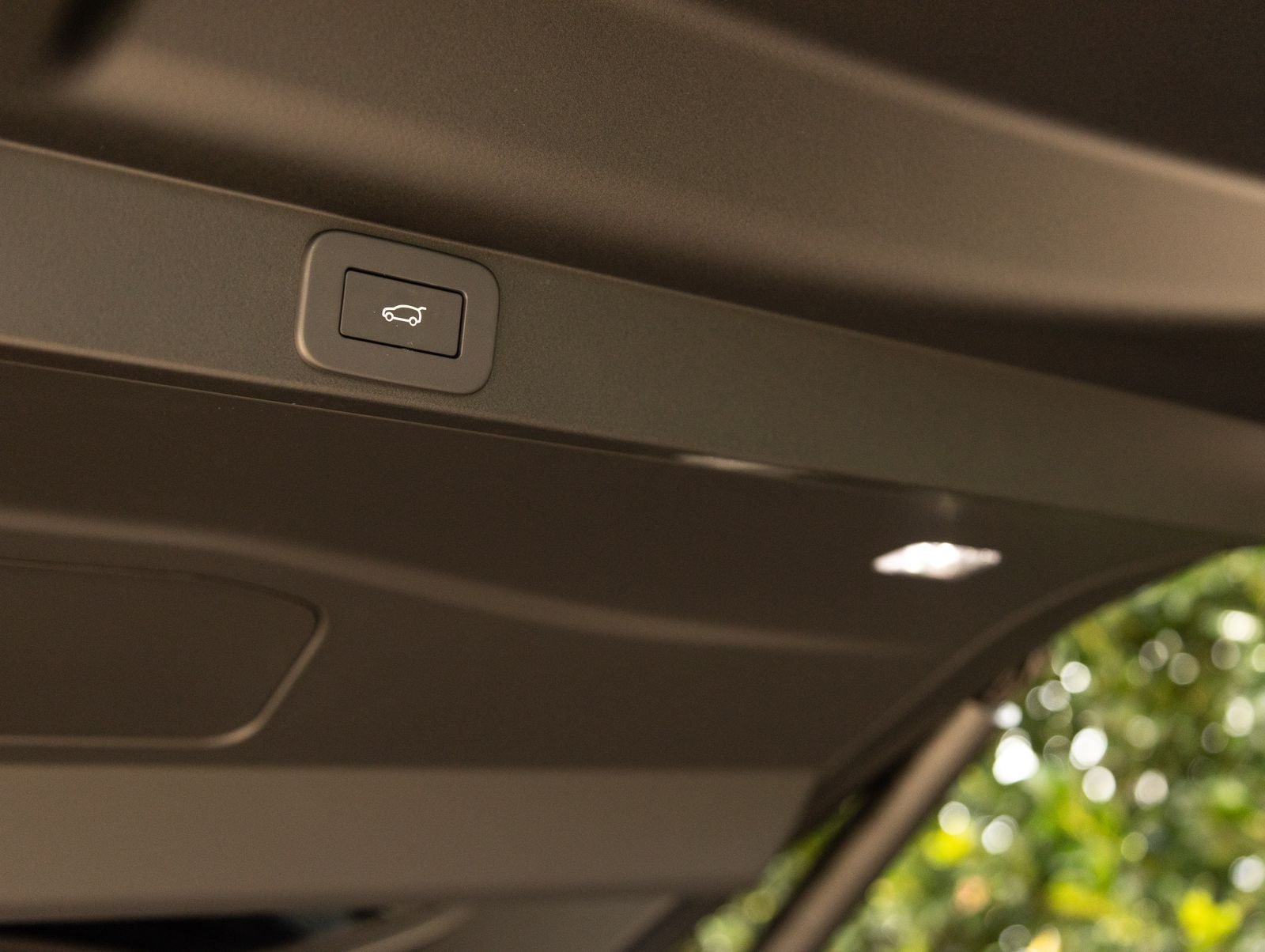 2026 Land Rover Range Rover Plug-In Hybrid SE