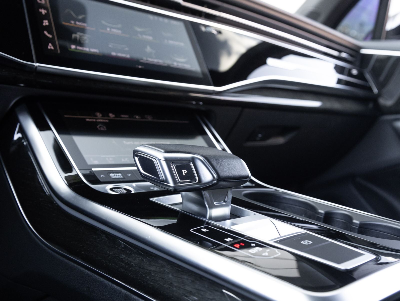 2022 Audi Q7 Premium Plus