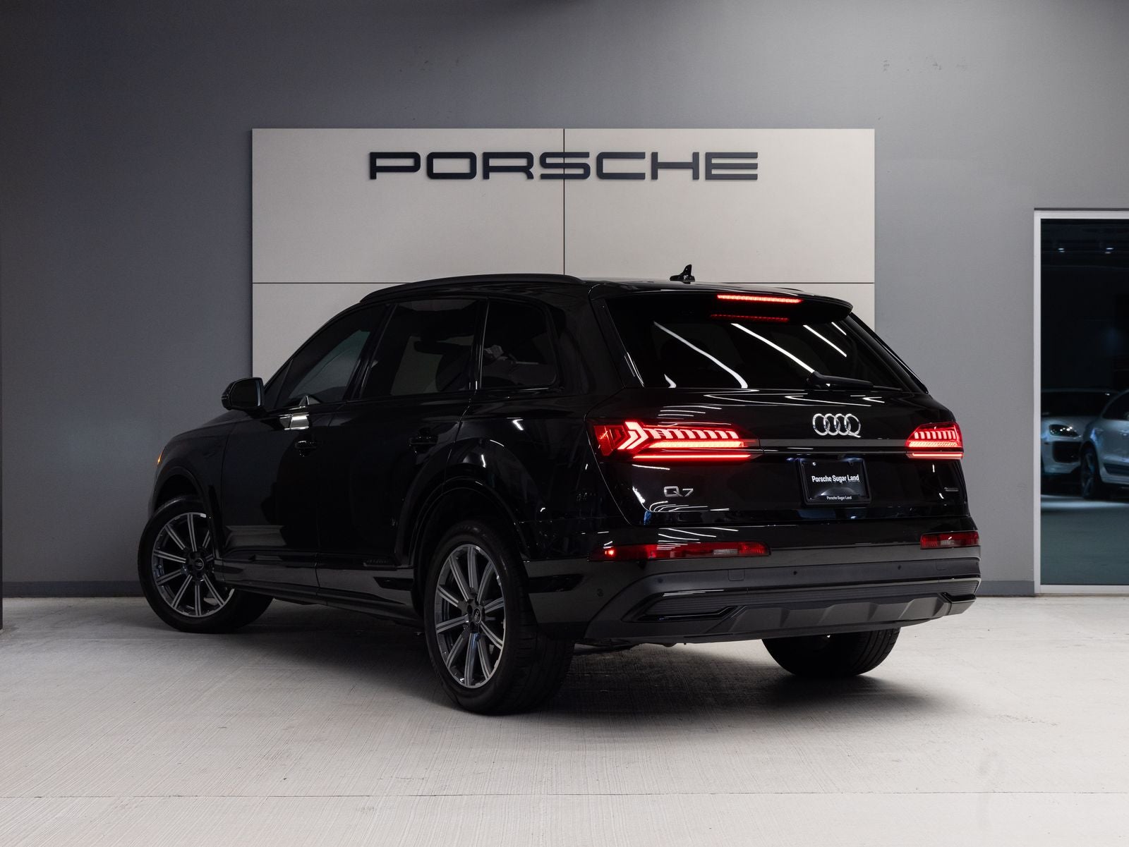 2022 Audi Q7 Premium Plus