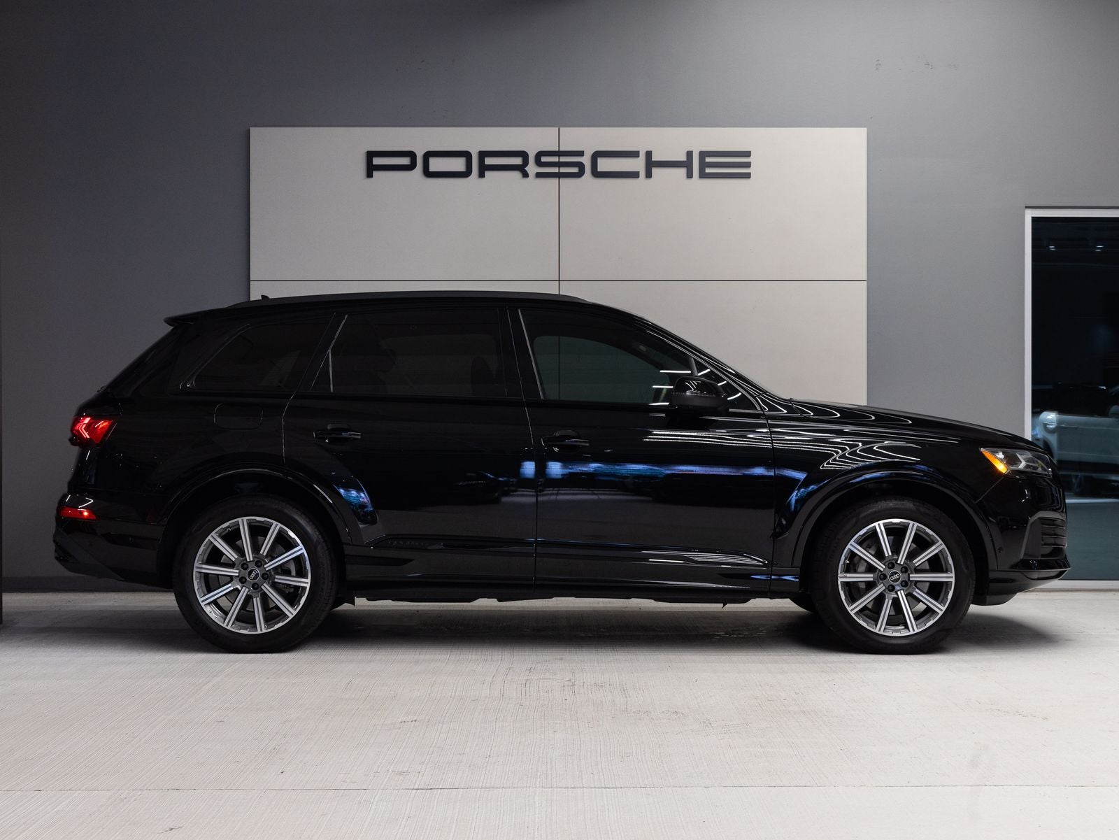2022 Audi Q7 Premium Plus