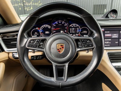2018 Porsche Panamera Base