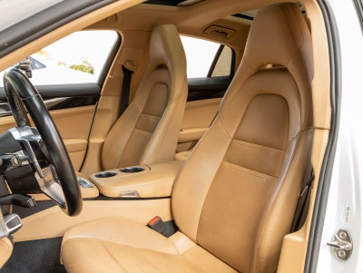 2018 Porsche Panamera Base