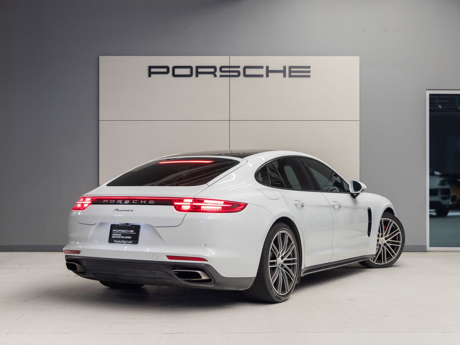 2018 Porsche Panamera Base