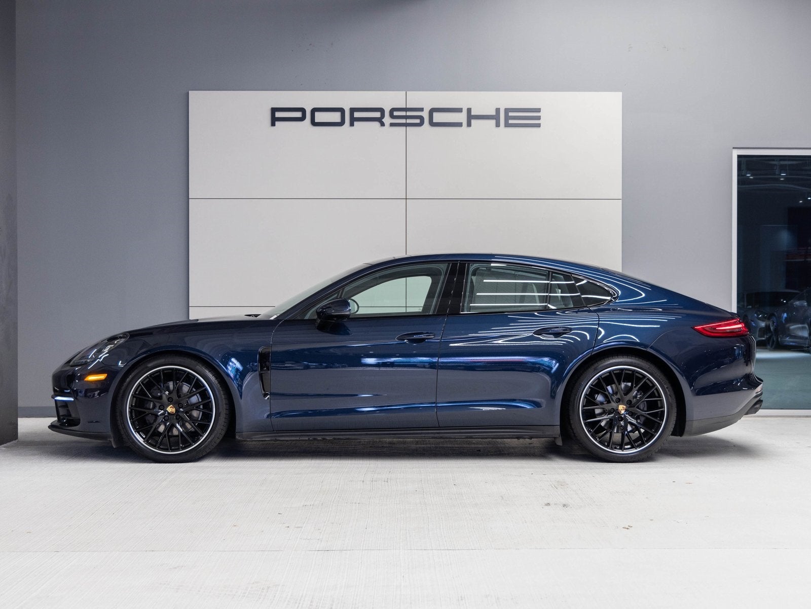 2020 Porsche Panamera Panamera