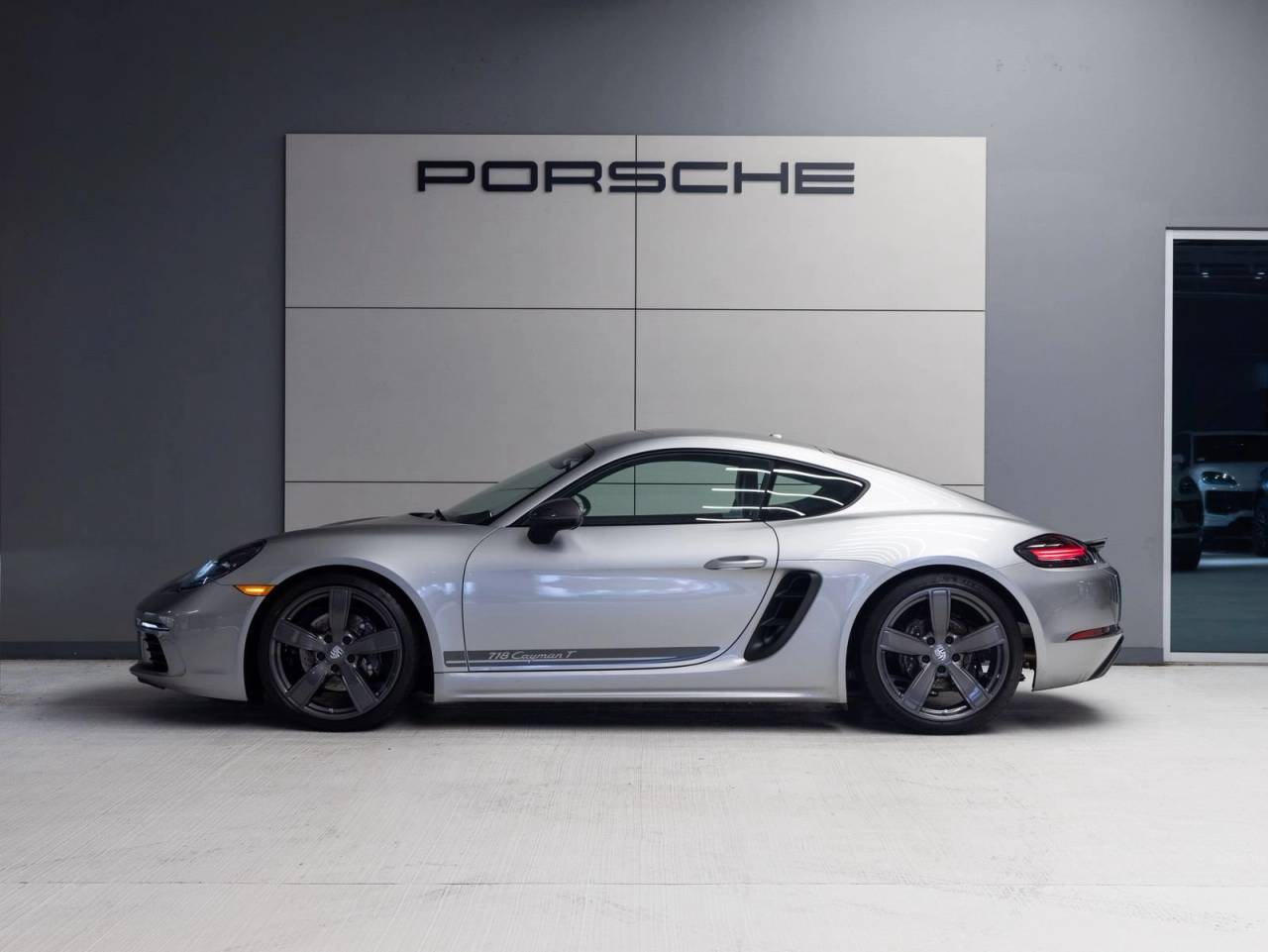 2022 Porsche 718 718 Cayman T