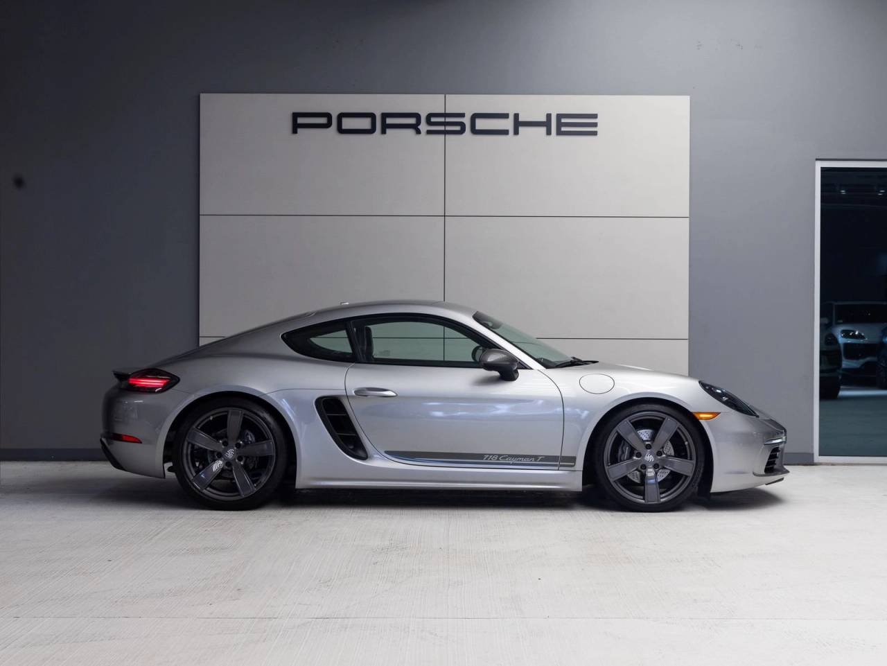 2022 Porsche 718 718 Cayman T