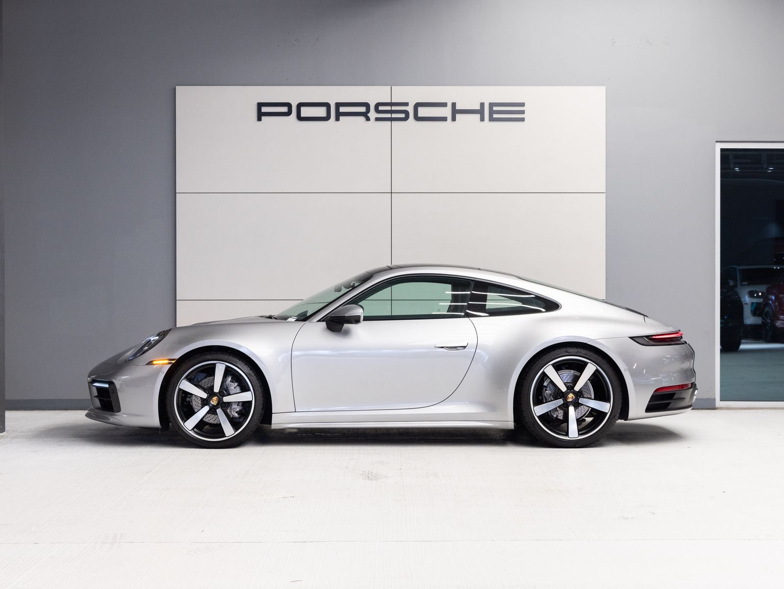 2022 Porsche 911 Carrera