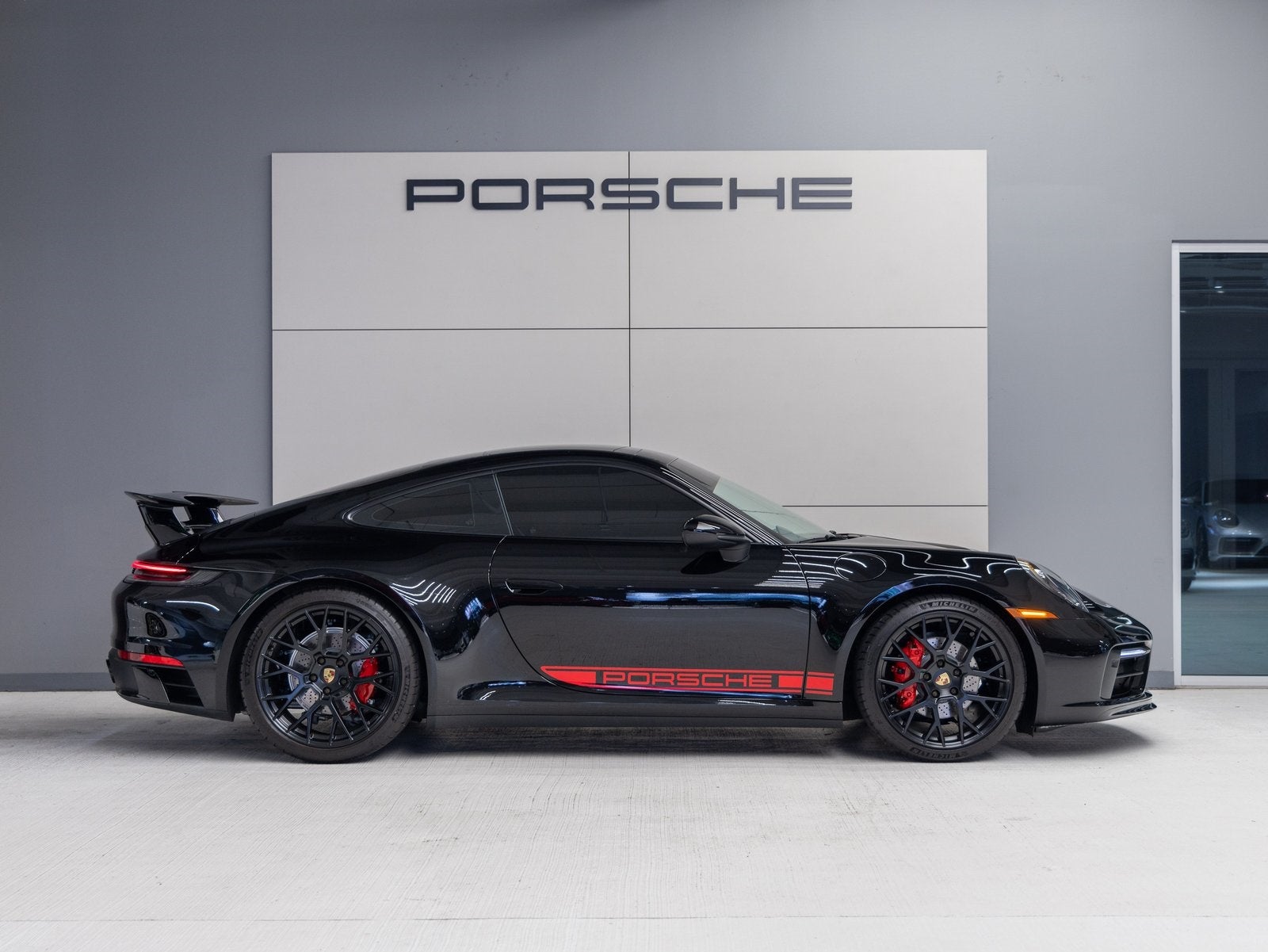 2024 Porsche 911 911 Carrera 4 (MY24)