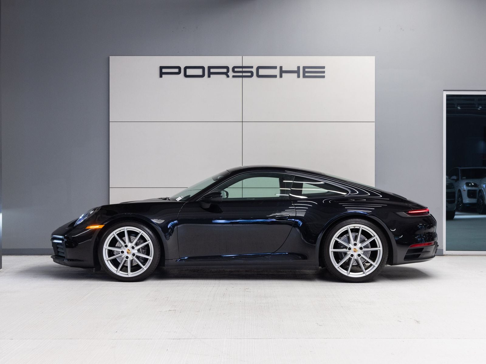 2020 Porsche 911 Carrera