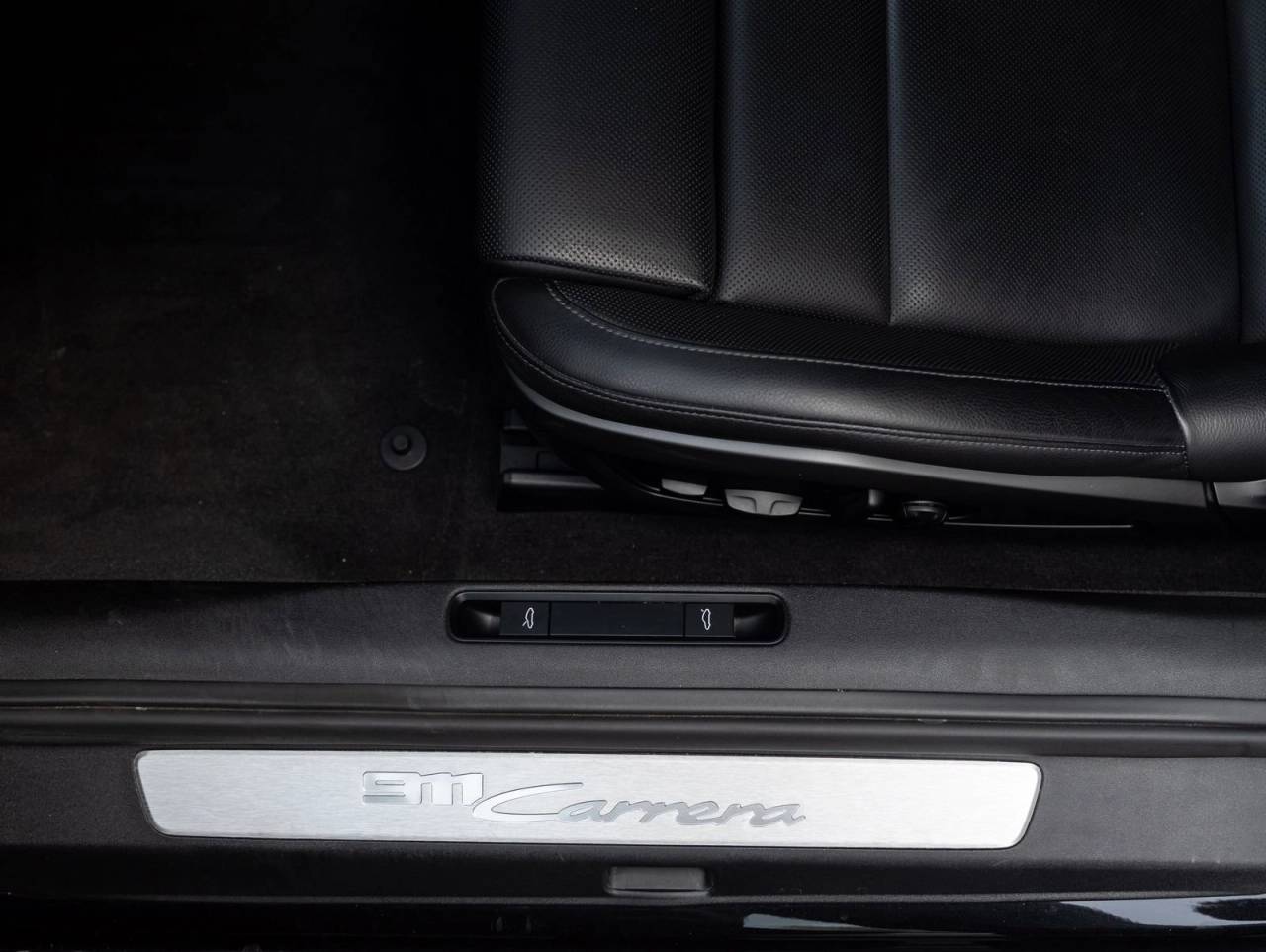 2020 Porsche 911 Carrera