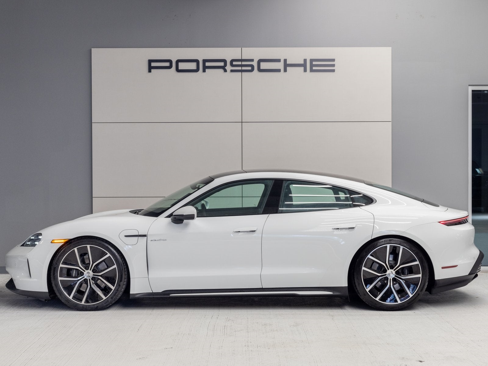 2025 Porsche Taycan Taycan