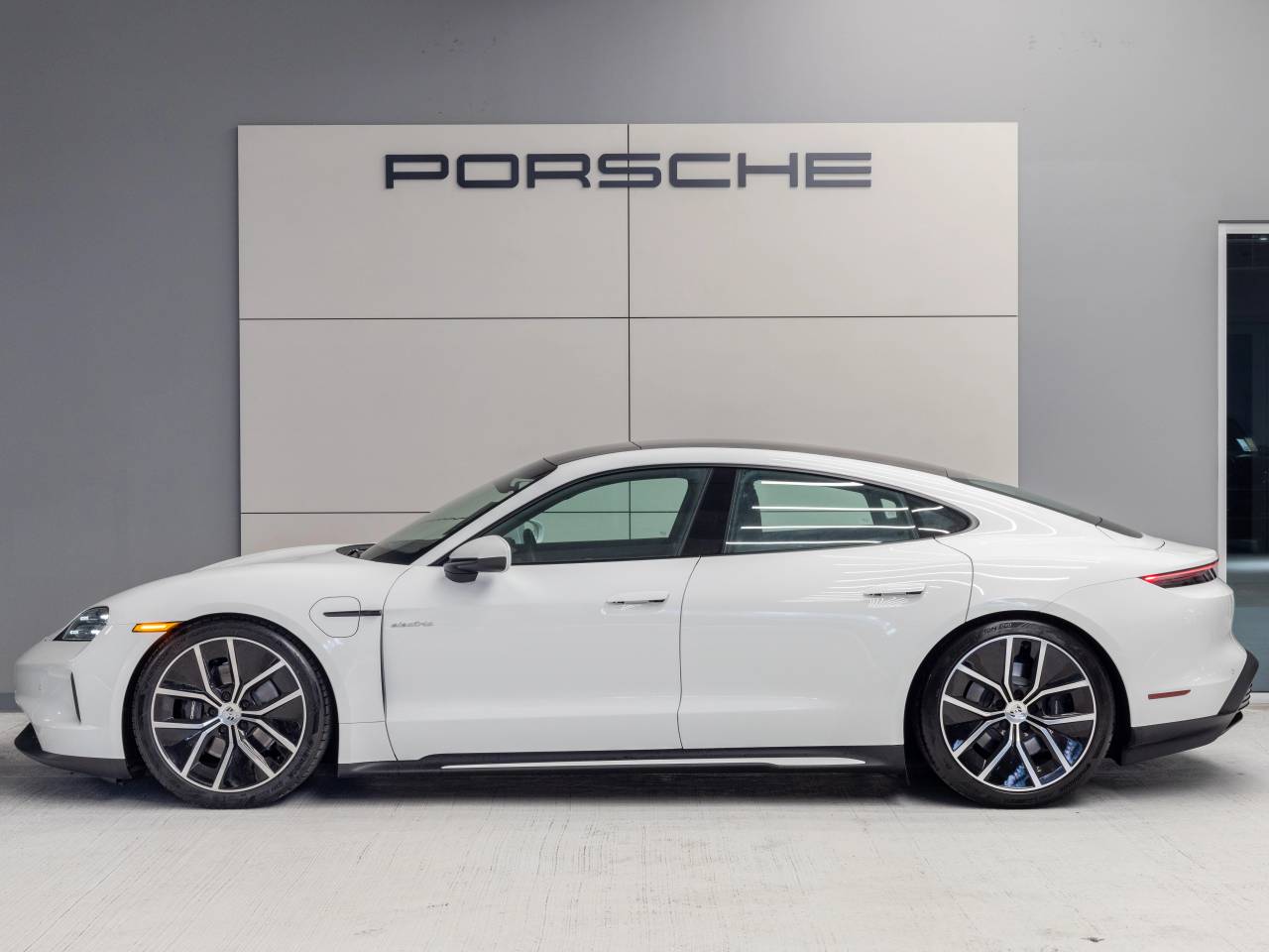 2025 Porsche Taycan Taycan