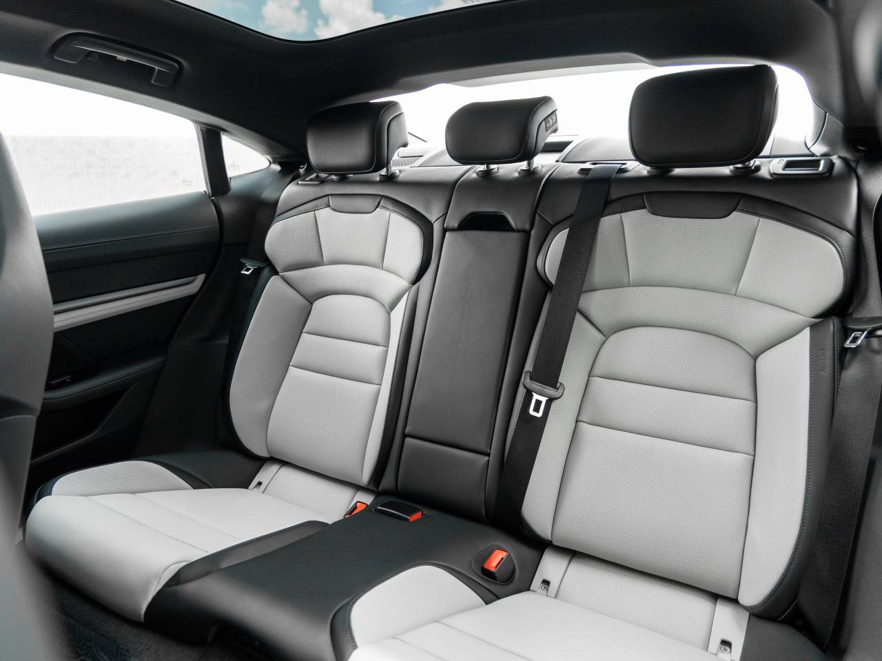 2025 Porsche Taycan Taycan