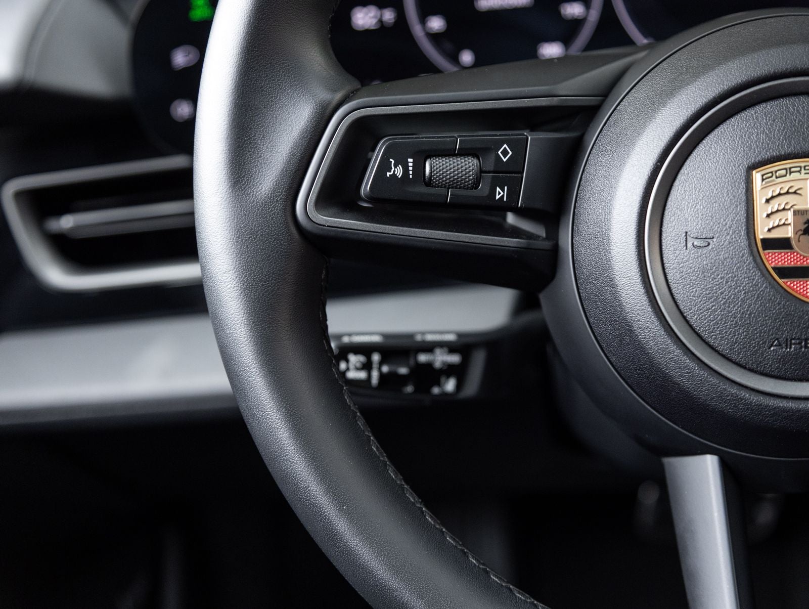 2025 Porsche Taycan RWD