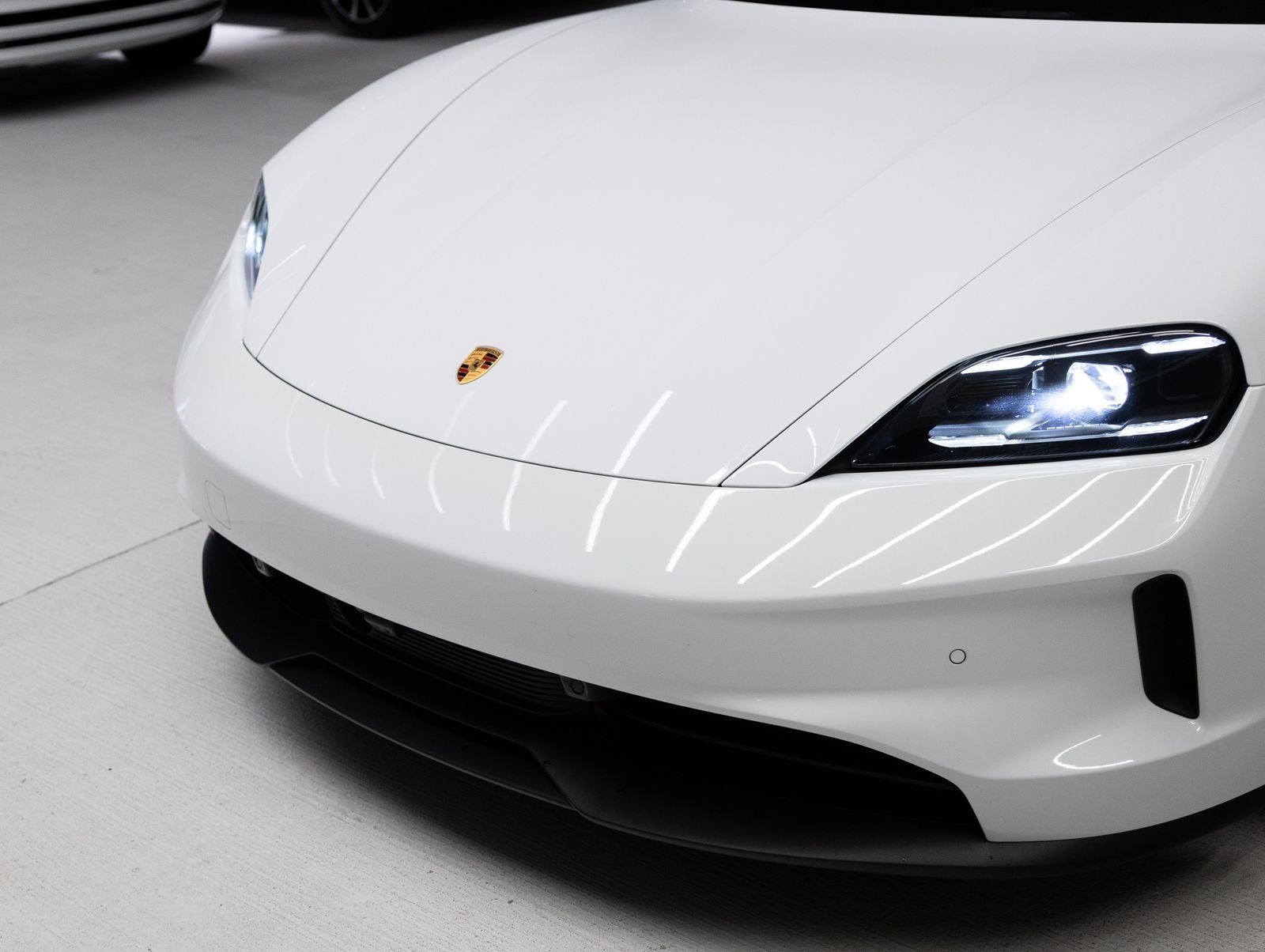 2025 Porsche Taycan RWD