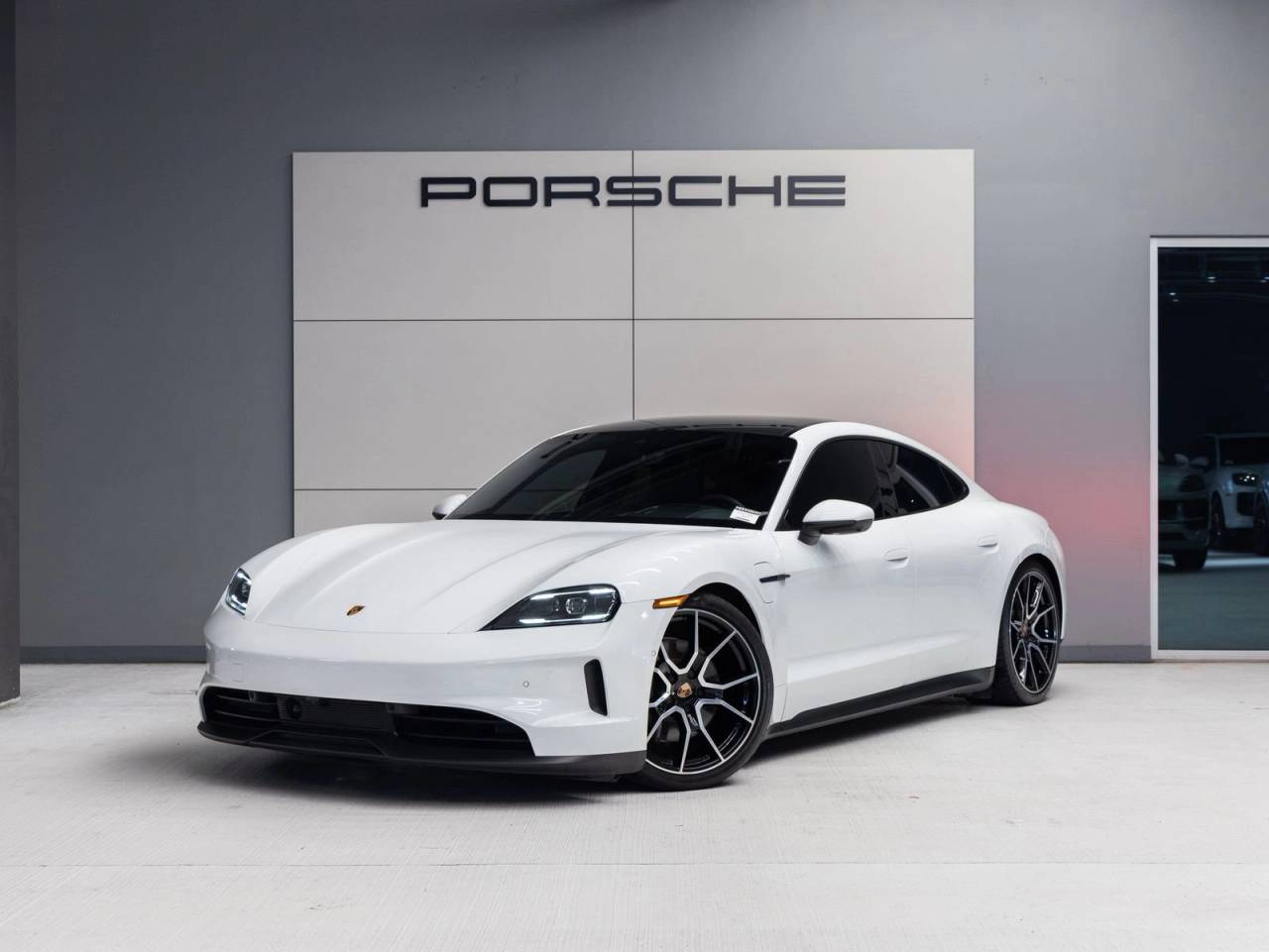 2025 Porsche Taycan RWD
