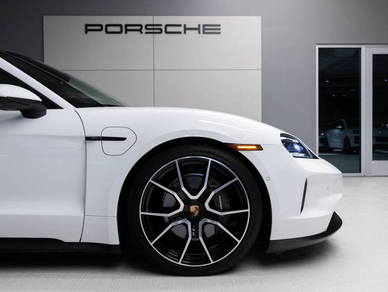 2025 Porsche Taycan RWD