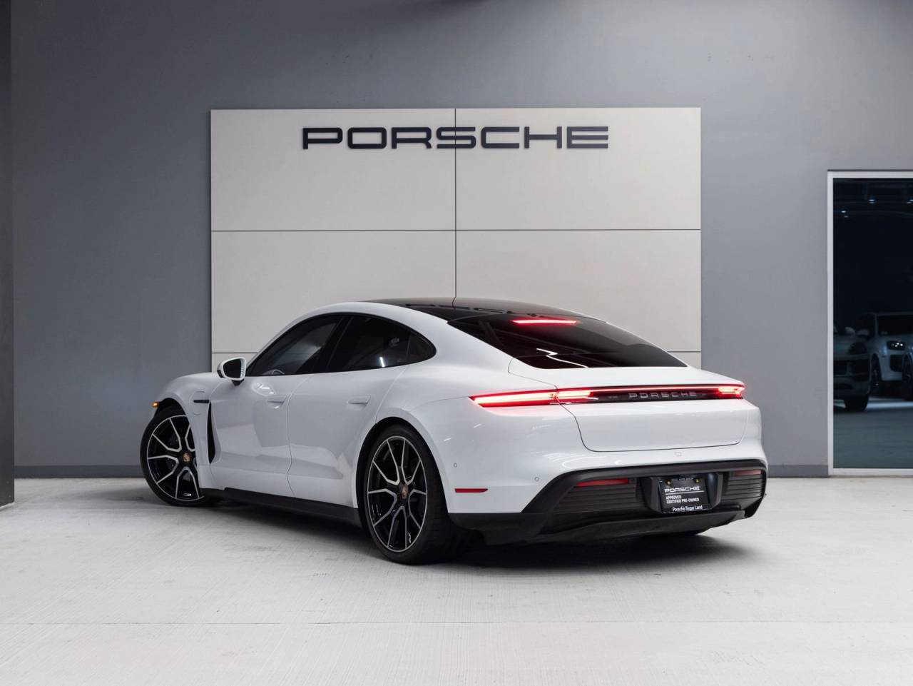 2025 Porsche Taycan RWD