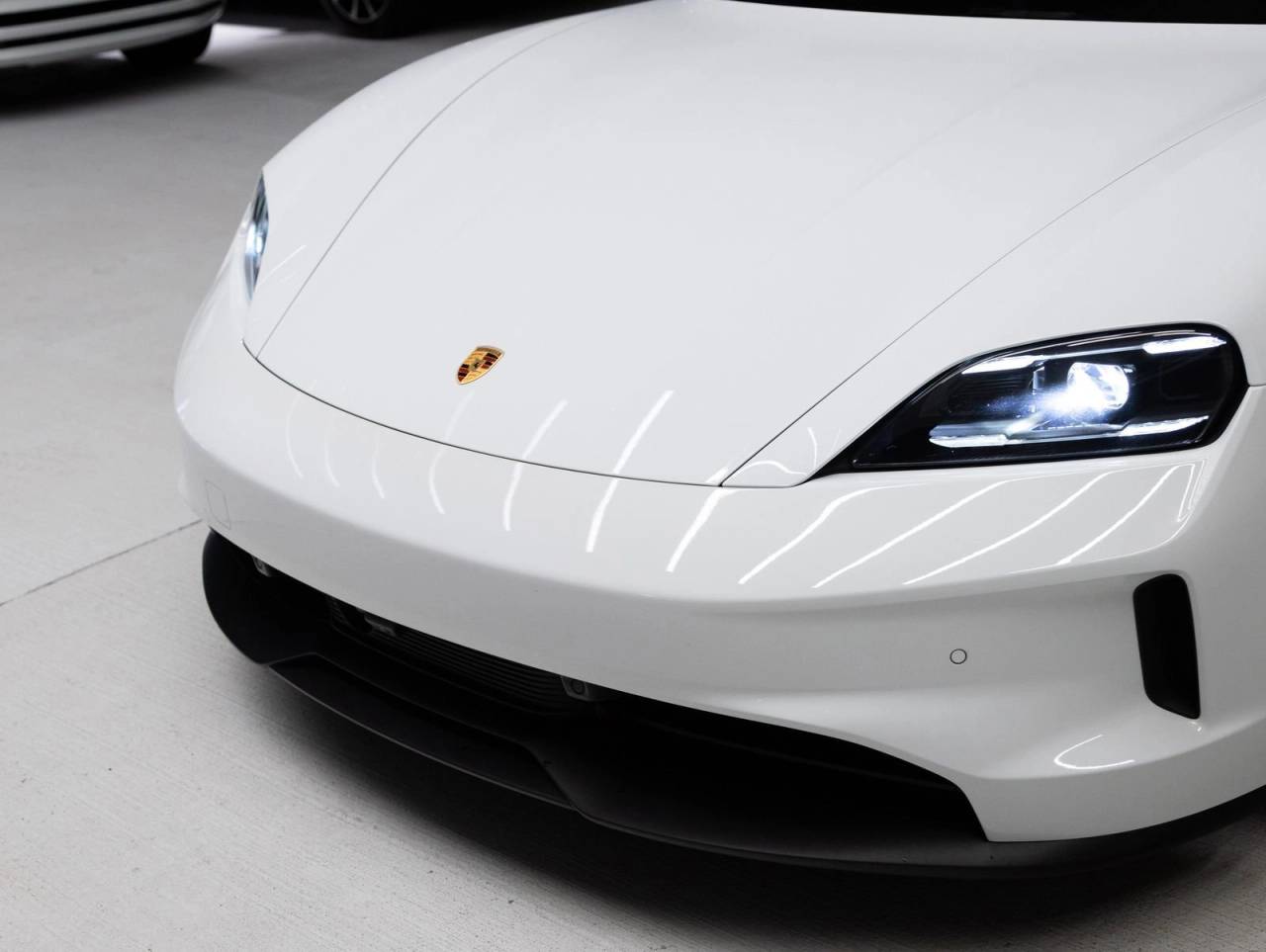 2025 Porsche Taycan RWD