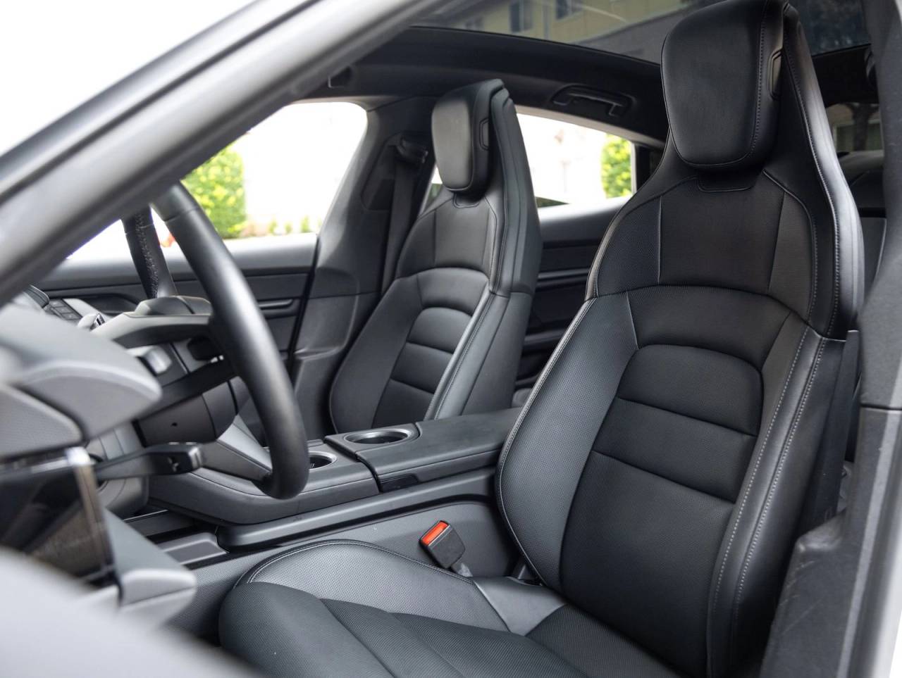 2025 Porsche Taycan RWD