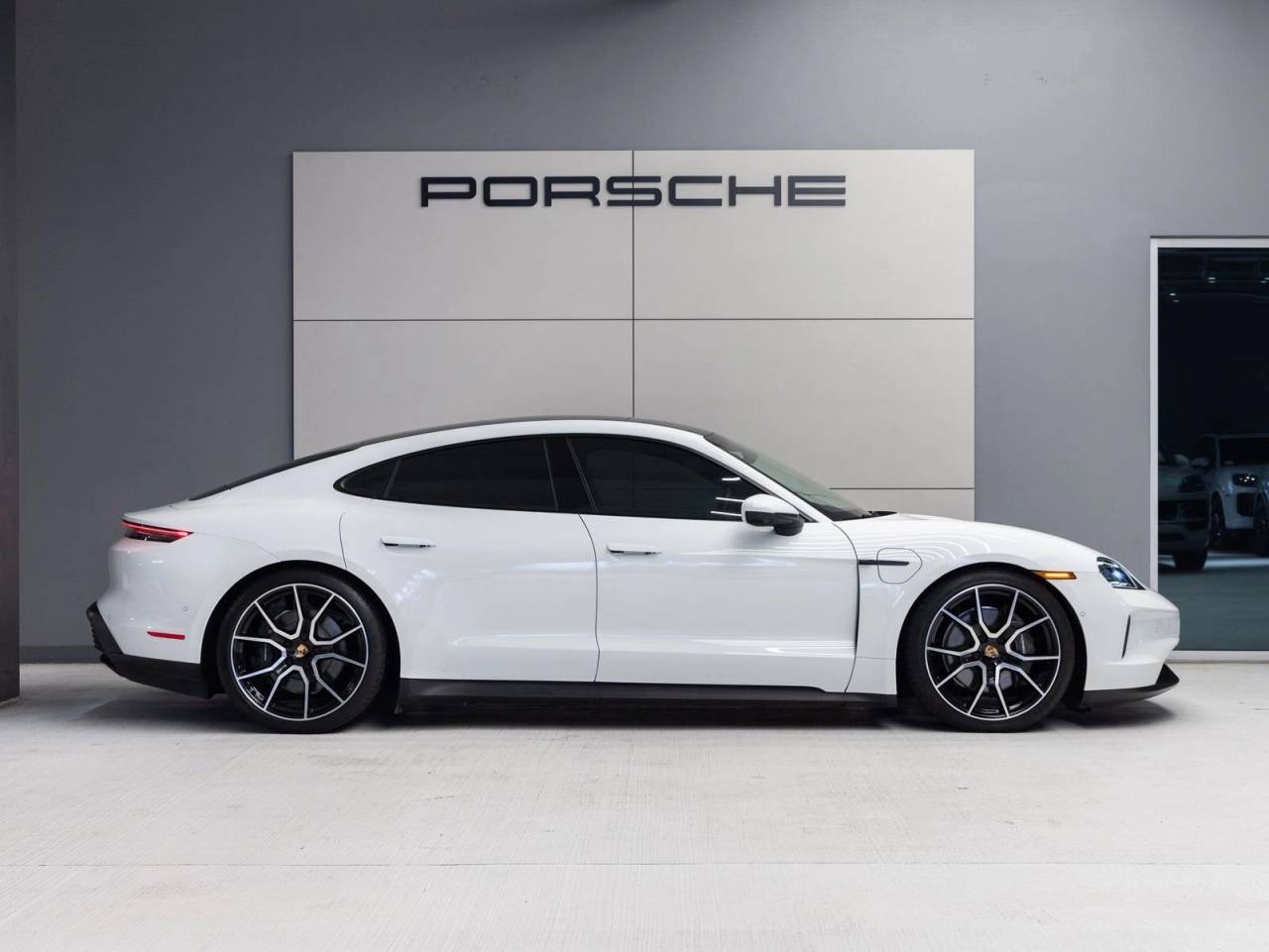 2025 Porsche Taycan RWD