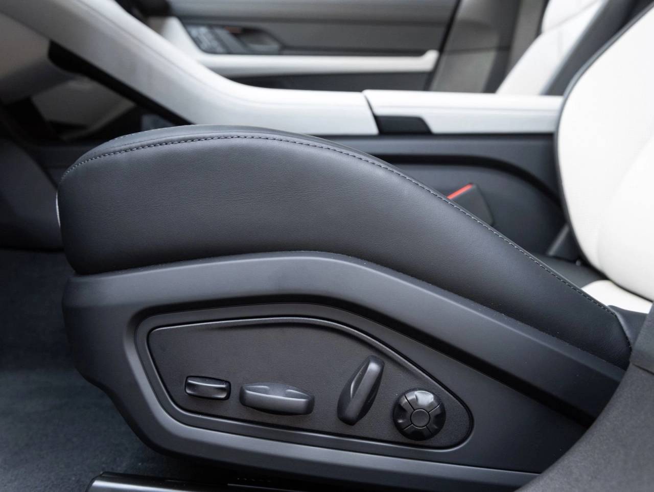 2026 Porsche Taycan 4 Black Edition