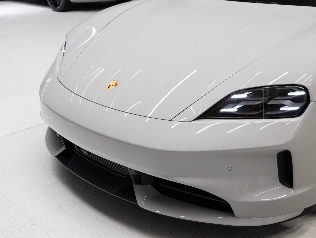 2026 Porsche Taycan 4 Black Edition