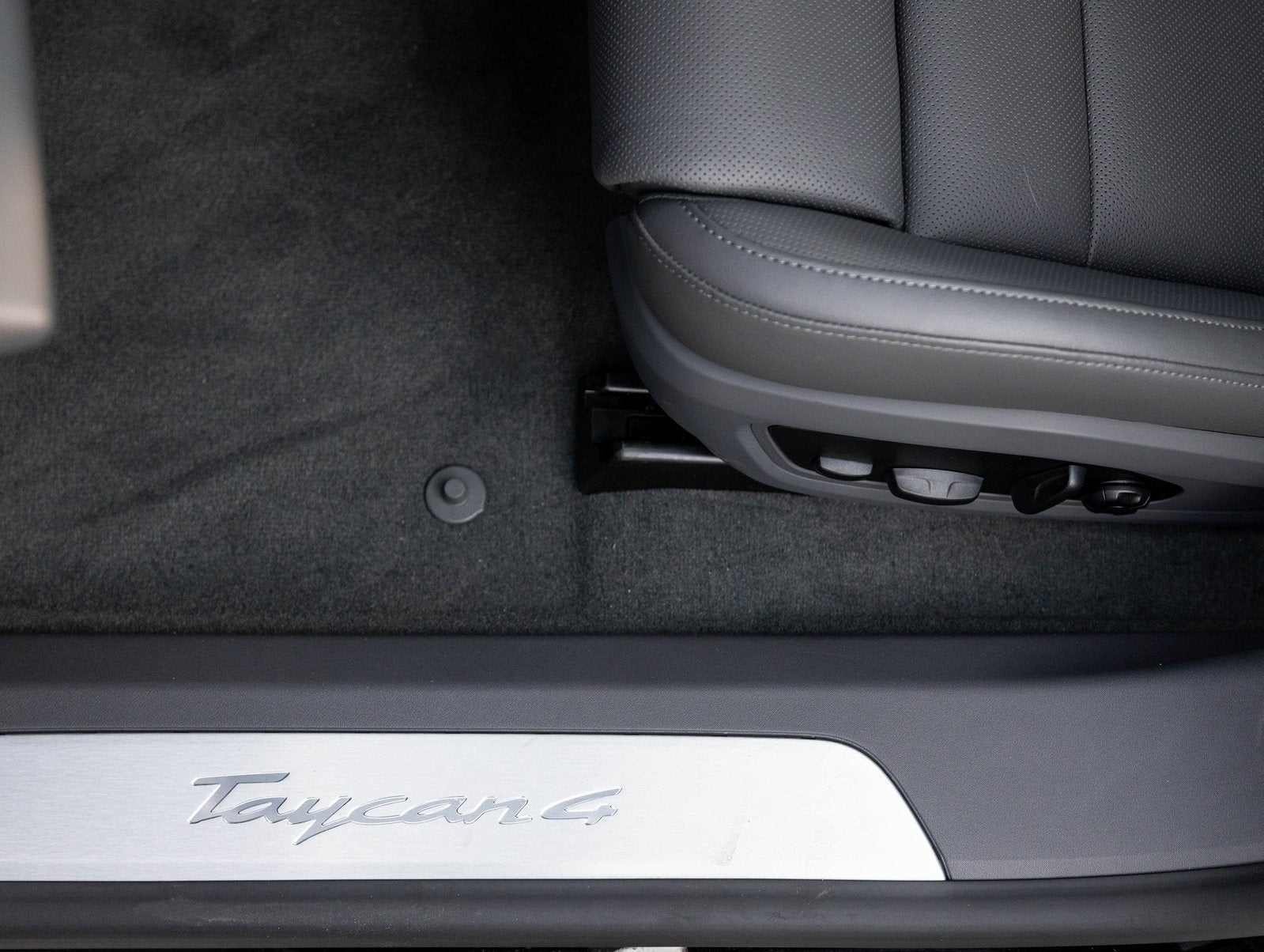 2025 Porsche Taycan Taycan 4