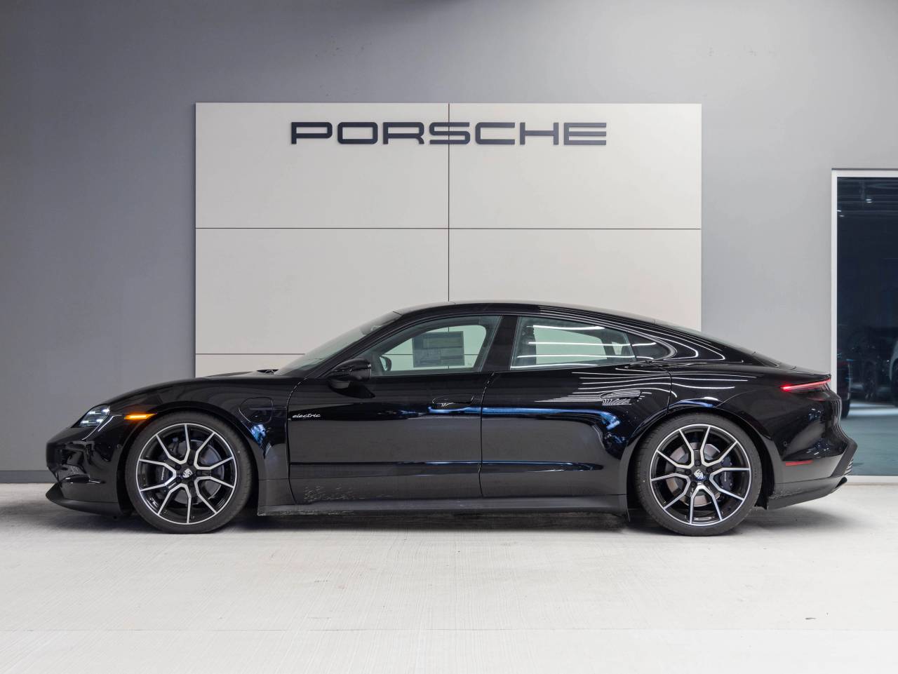 2025 Porsche Taycan Taycan 4