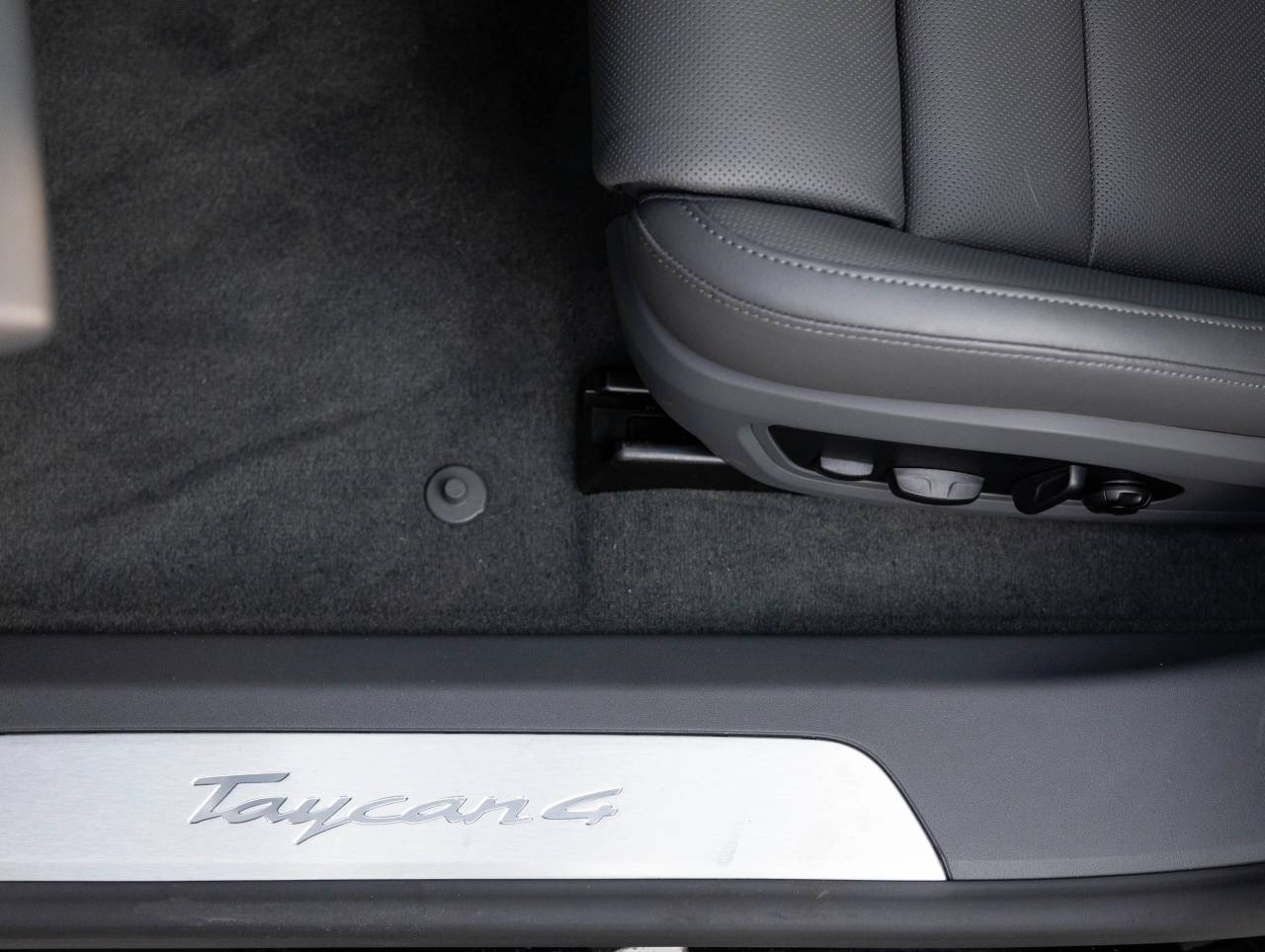 2025 Porsche Taycan Taycan 4