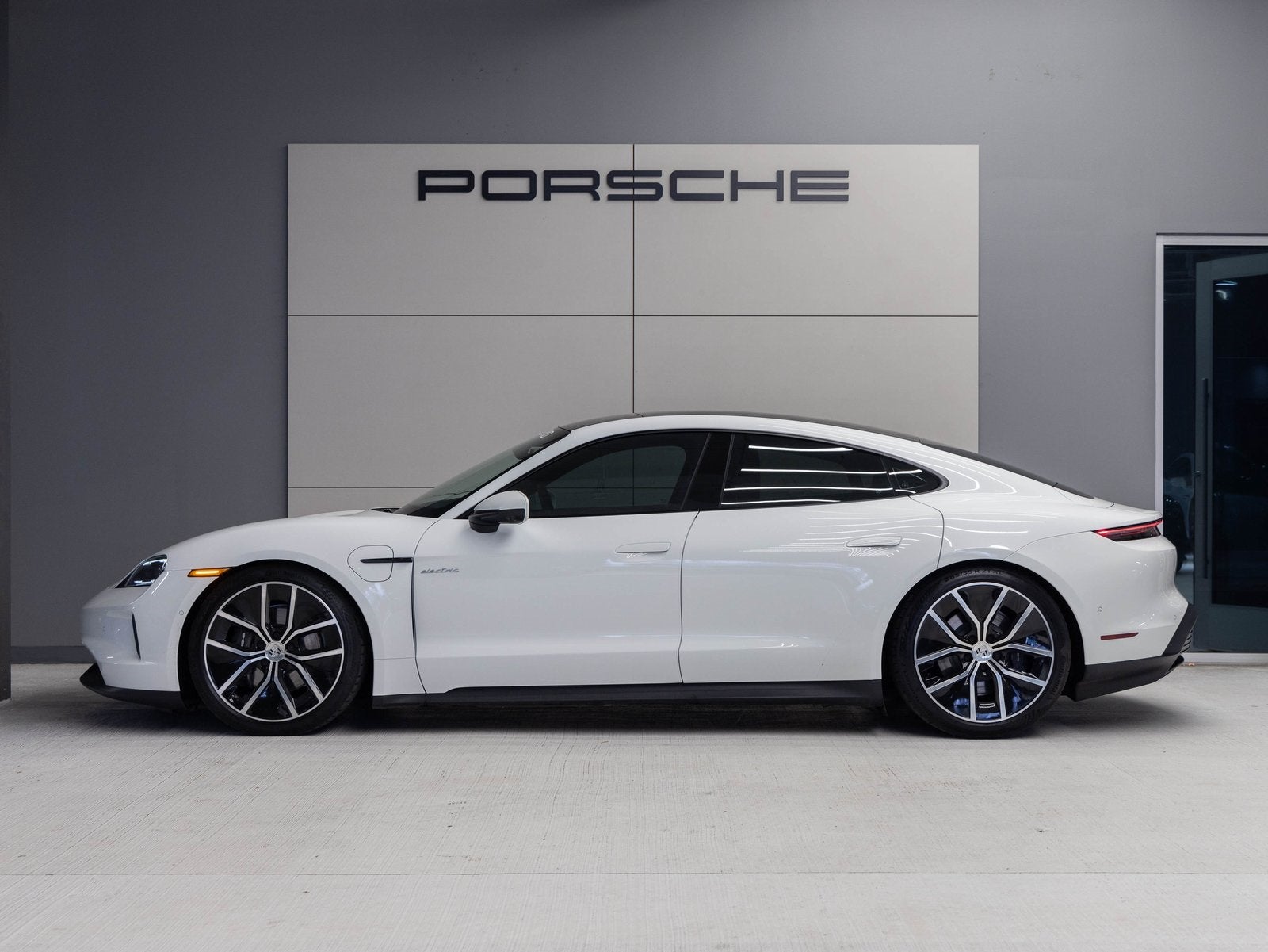 2025 Porsche Taycan Taycan 4