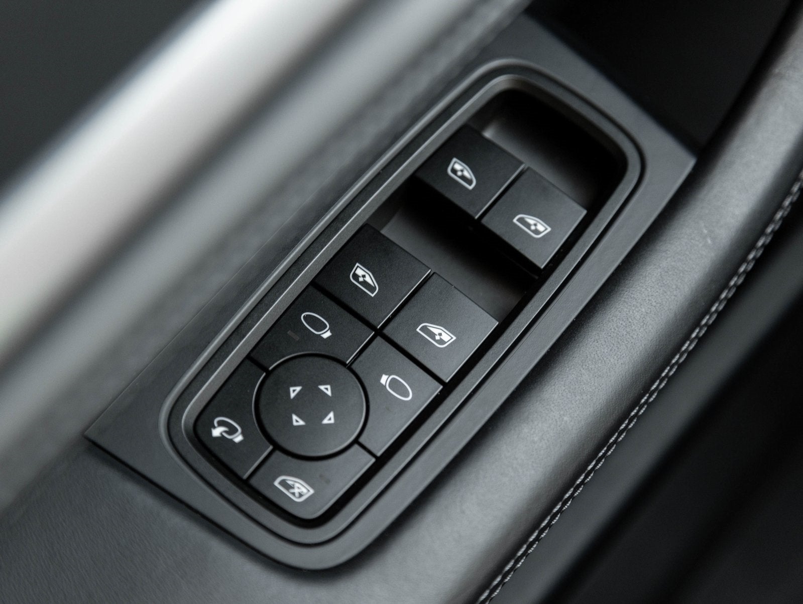 2025 Porsche Taycan Taycan 4