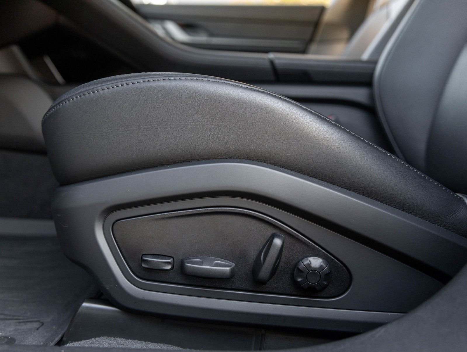 2025 Porsche Taycan Taycan 4