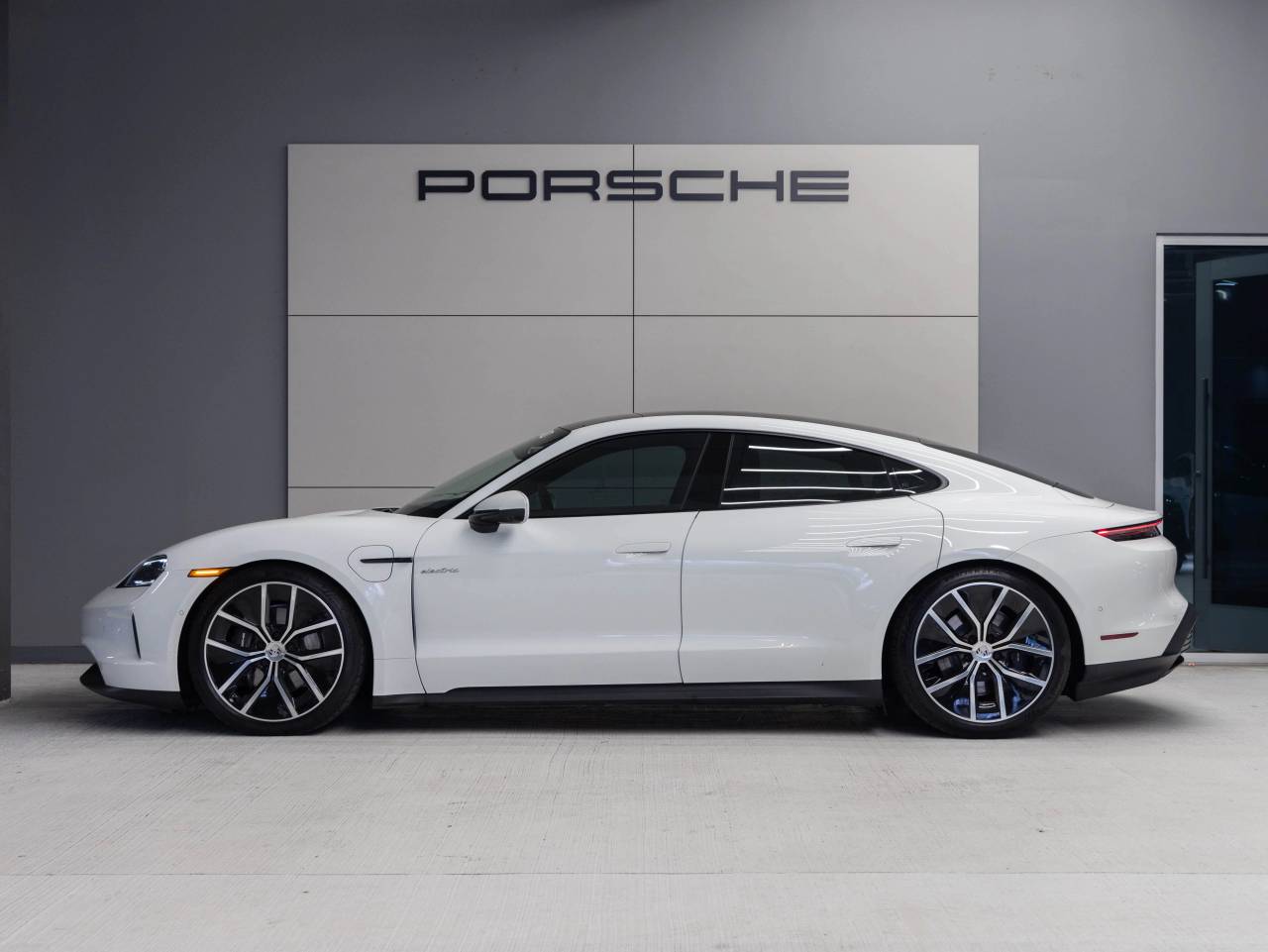 2025 Porsche Taycan Taycan 4